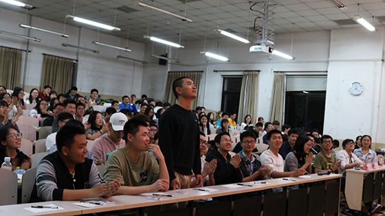 6 二轮答题掌声.jpg